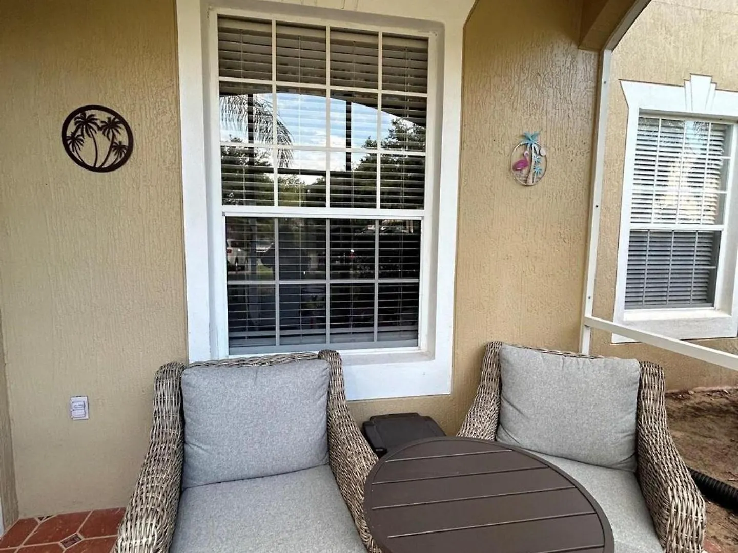 Stunning 3 Bedroom Renovated 2024 Apartment *