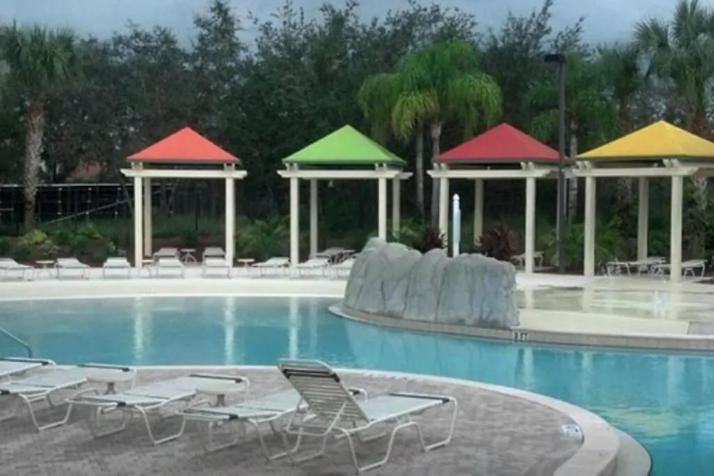 Charming 2bd Minutes Away From