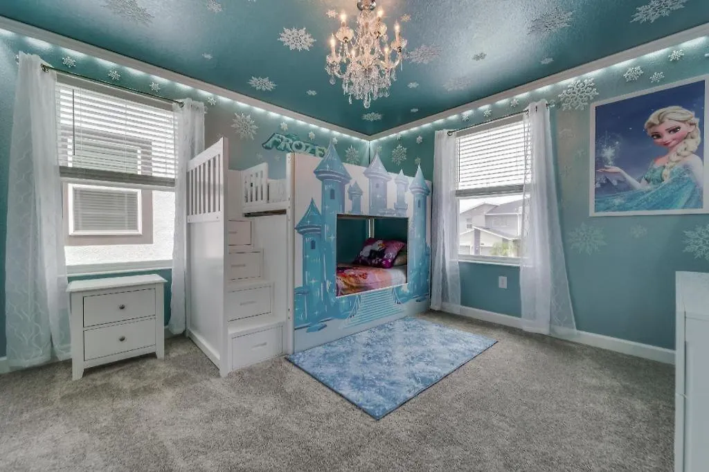 9 Bedroom Family Friendly Retreat - Private Pool * Kissimmee