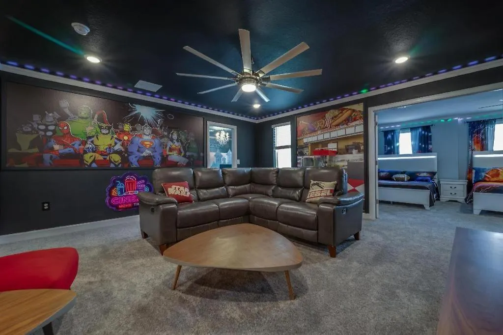 9 Bedroom Family Friendly Retreat - Private Pool