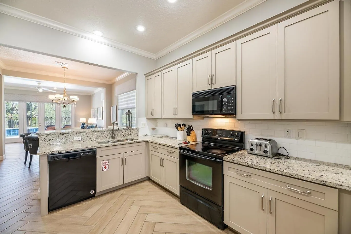 Beaming 5 Bdrm With Private Pool At Reunion Kissimmee