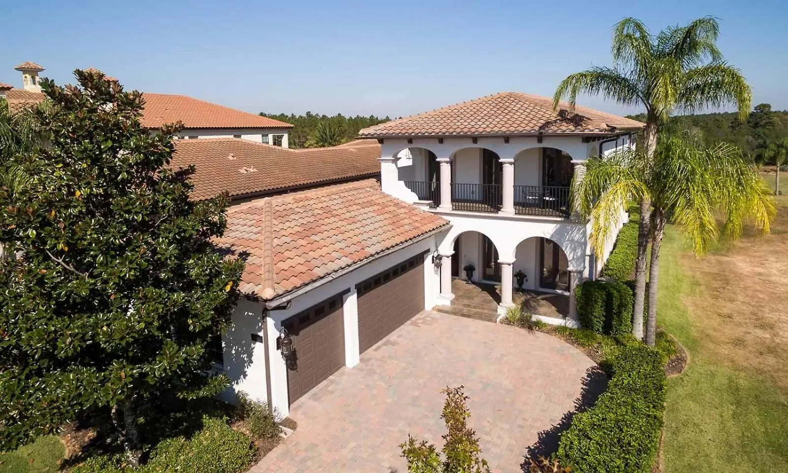 Spacious Sleek 6 Bdrm On Golf Course At Reunion Holiday home