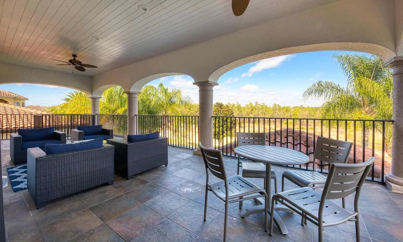 Holiday home Spacious Sleek 6 Bdrm On Golf Course At Reunion *