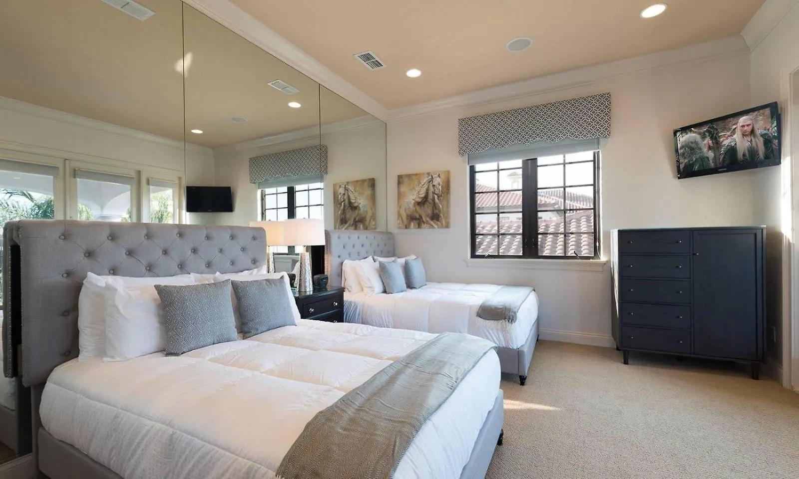 Spacious Sleek 6 Bdrm On Golf Course At Reunion Holiday home