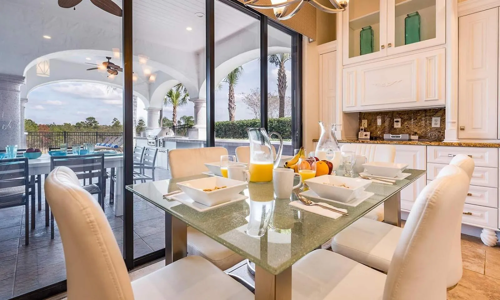Spacious Sleek 6 Bdrm On Golf Course At Reunion