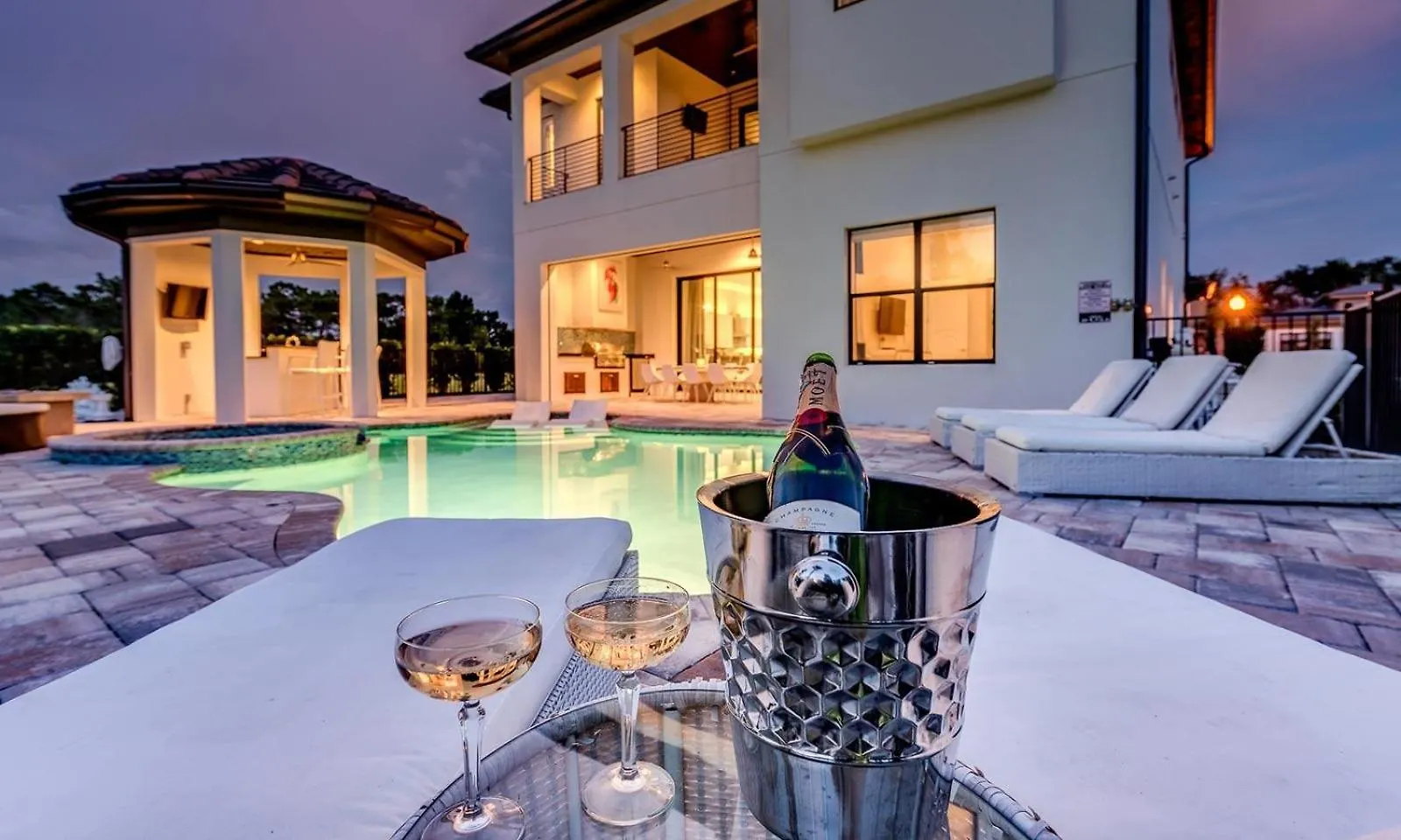 Luxury 6 Bdrm Retreat With Gaming Loft Area At Reunion Kissimmee