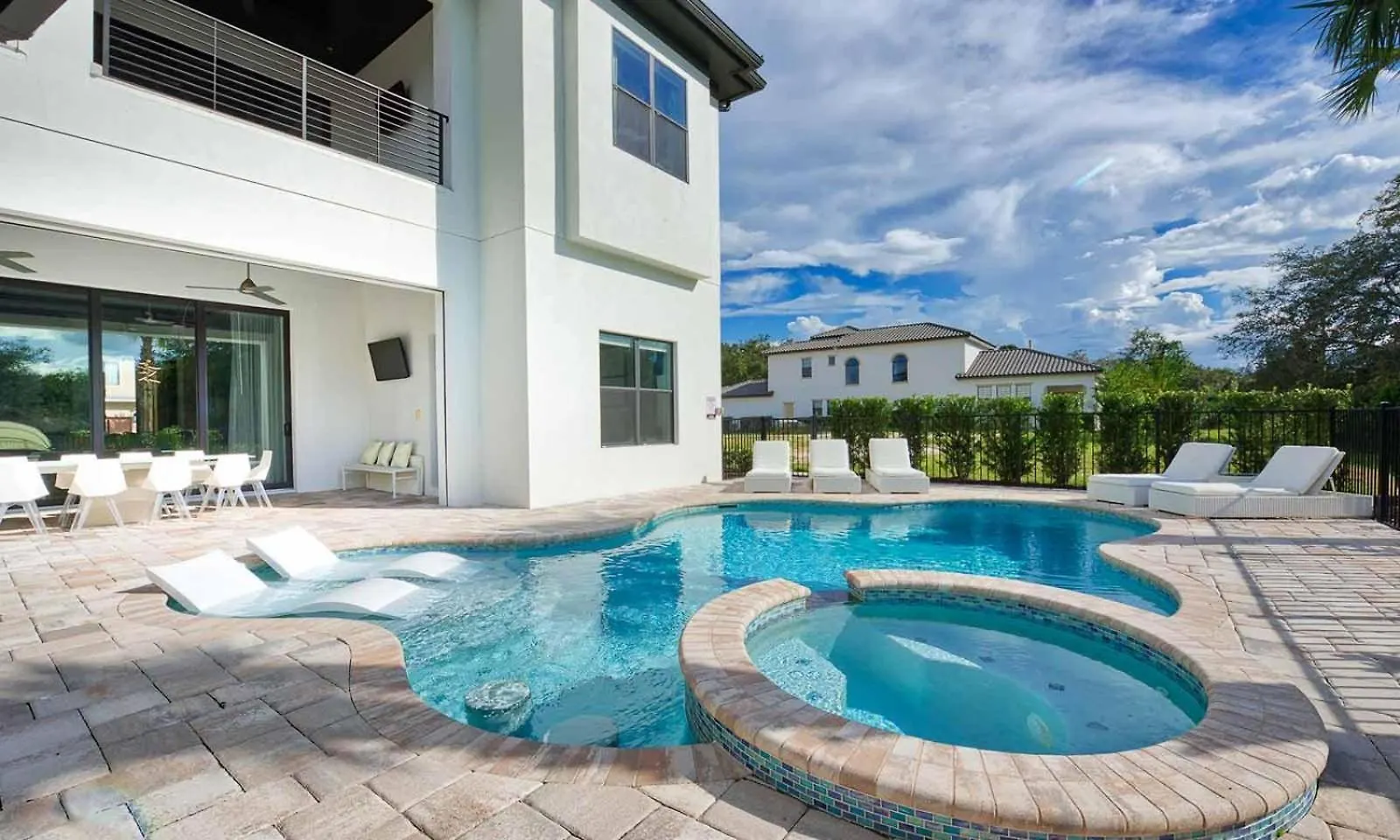 Luxury 6 Bdrm Retreat With Gaming Loft Area At Reunion
