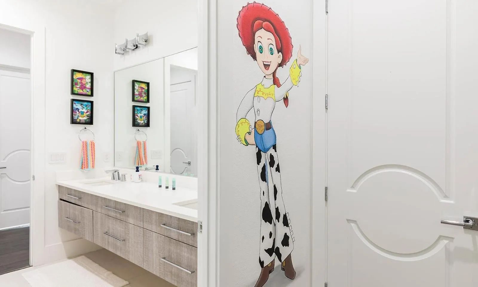 Bright Chic 7 Bdrm Oasis With Private Pool And At Reunion *
