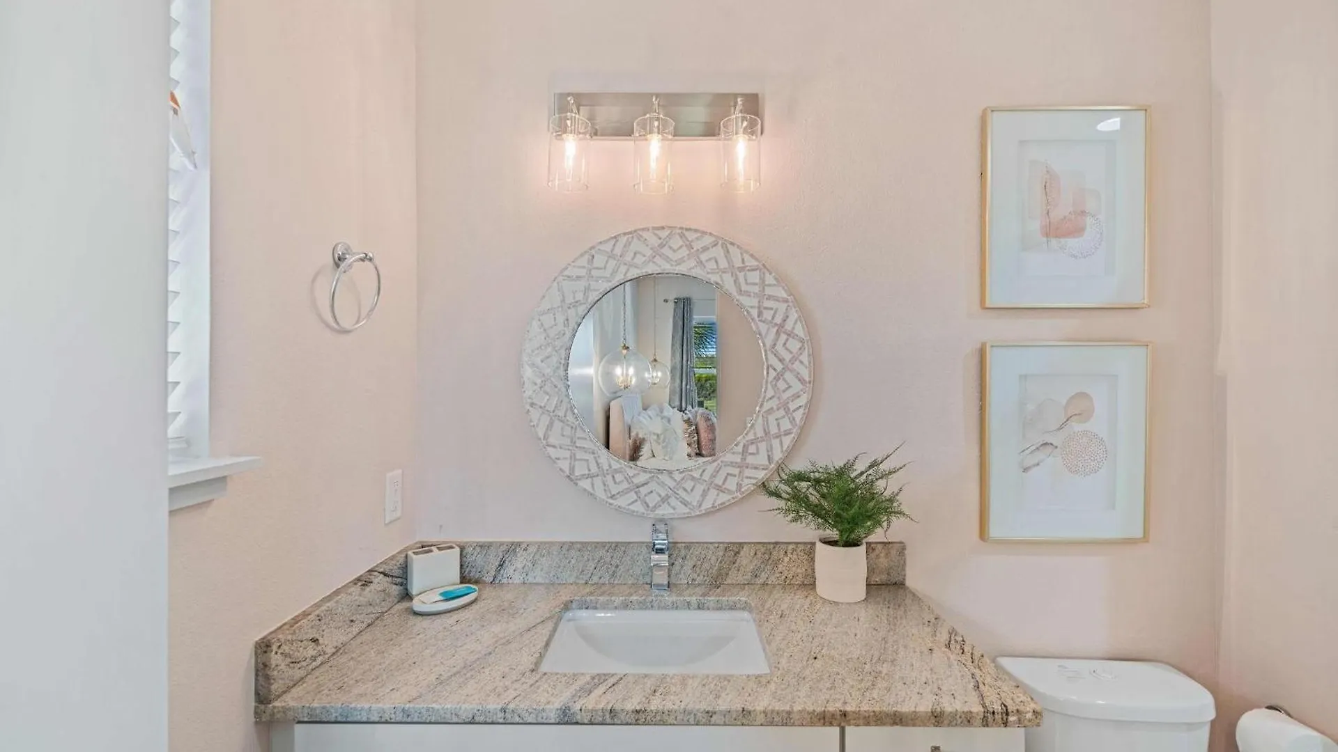 W475 - The Modern Holiday home