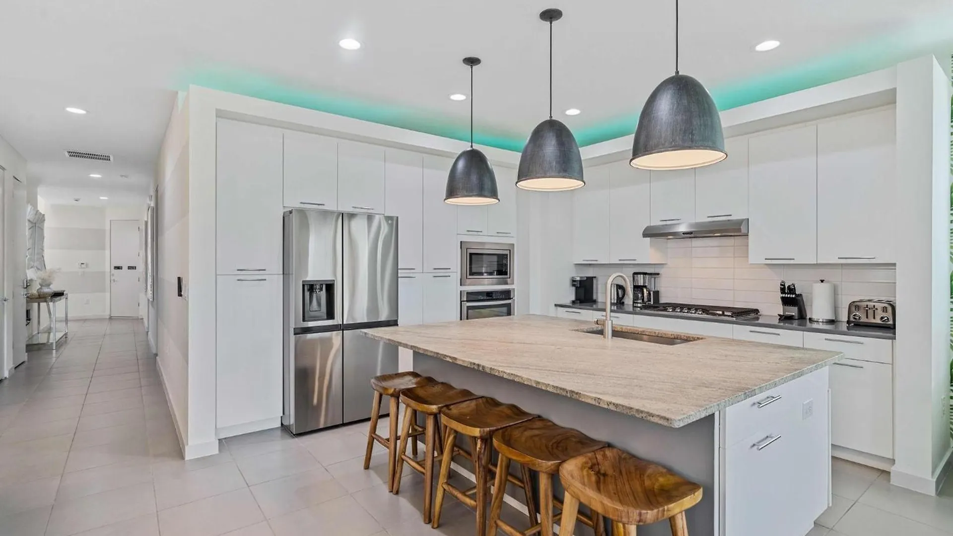 W475 - The Modern Holiday home