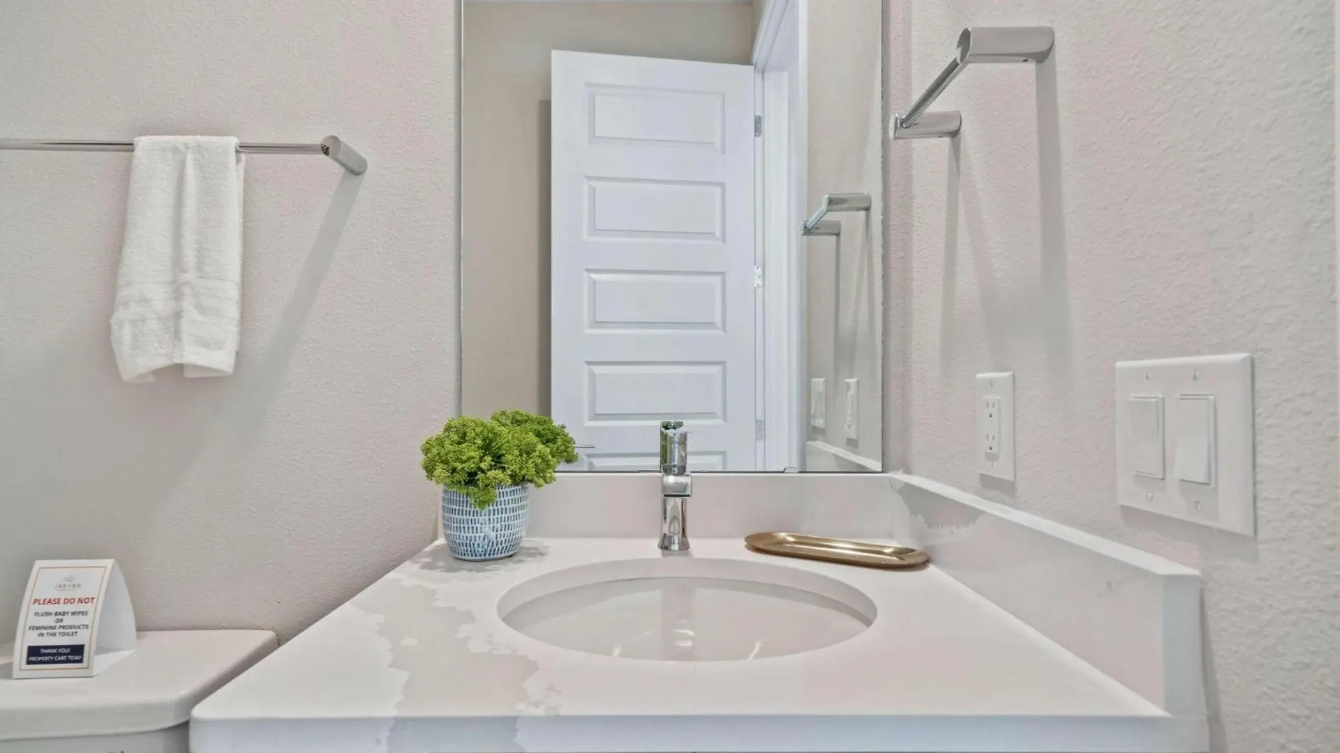 Holiday home W477 - The Blue Suede Townhome *