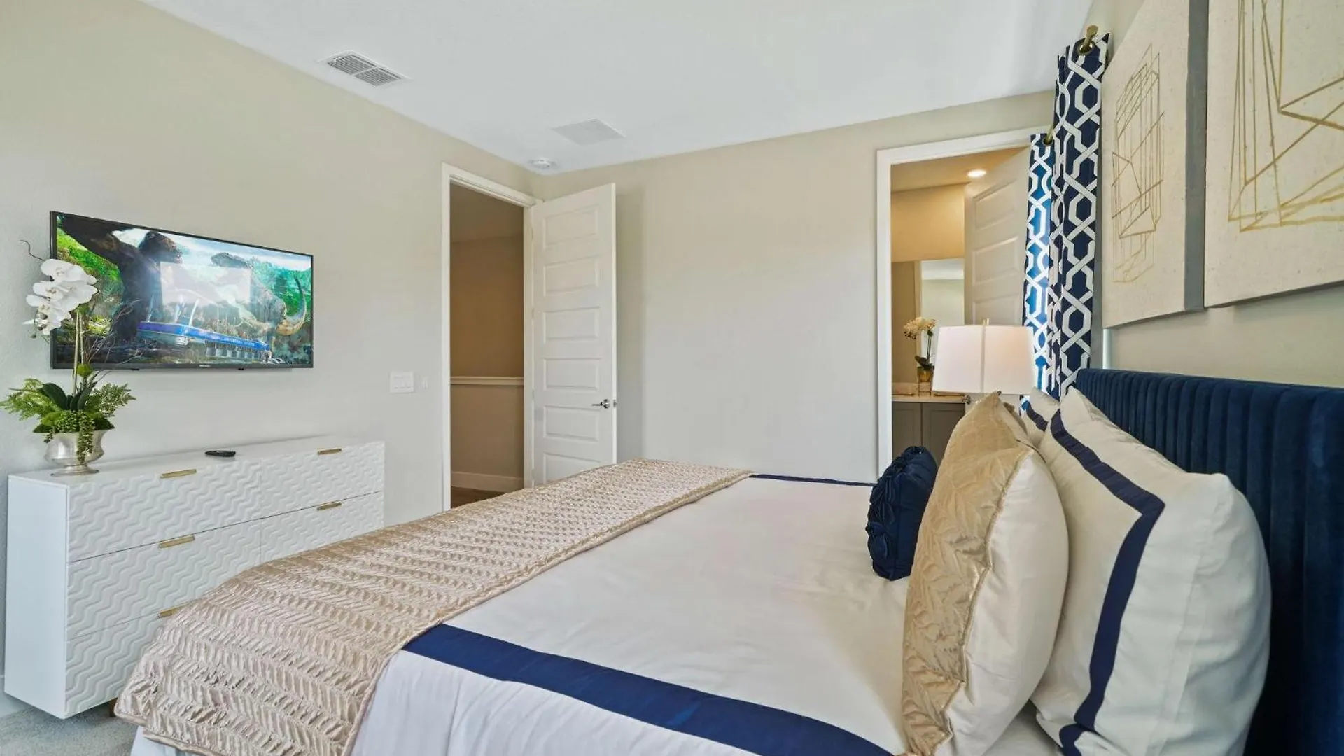 W477 - The Blue Suede Townhome Kissimmee