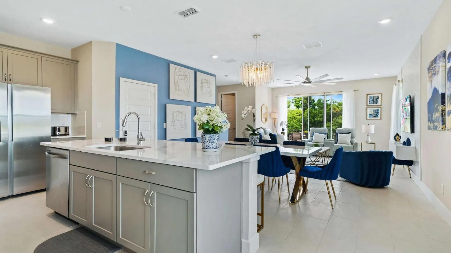 W477 - The Blue Suede Townhome Kissimmee