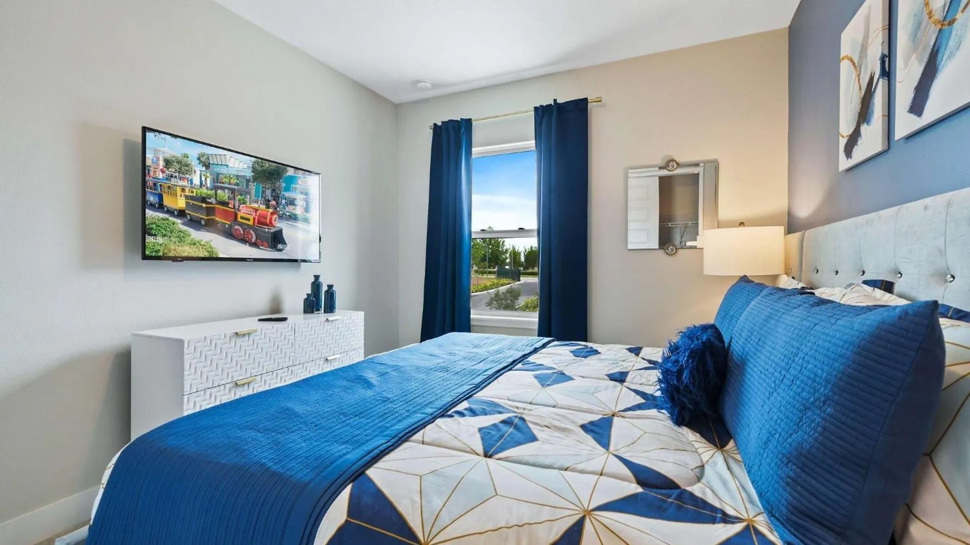 W477 - The Blue Suede Townhome *