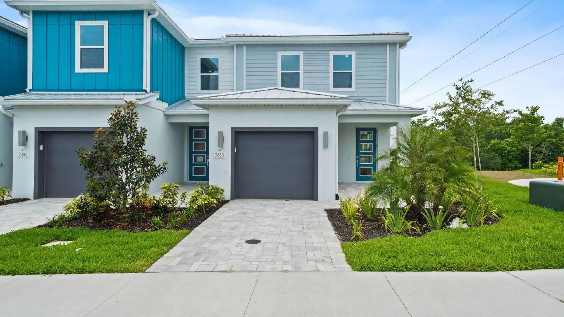Holiday home W477 - The Blue Suede Townhome *