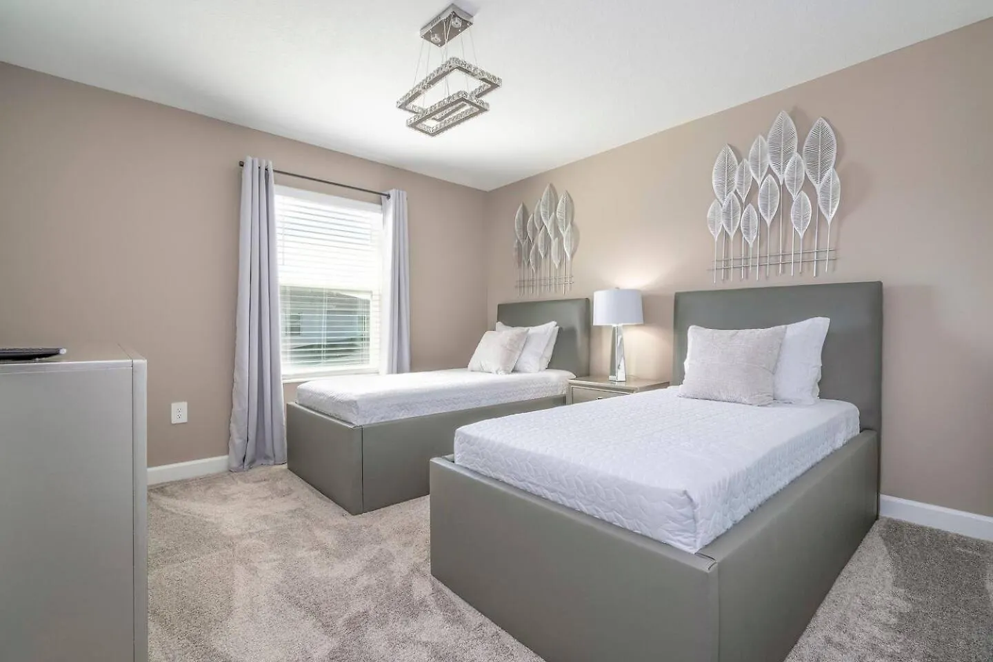 Fantastic Mickey House Waterpark Near 2572 Kissimmee