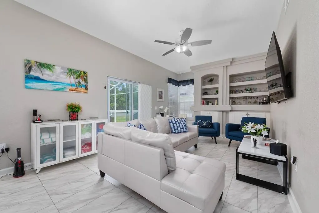 Beautiful Near Disney, Heated Pool, Bbq, 4 Bedrooms Holiday home Kissimmee