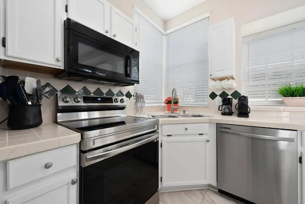 Holiday home Beautiful Near Disney, Heated Pool, Bbq, 4 Bedrooms Kissimmee