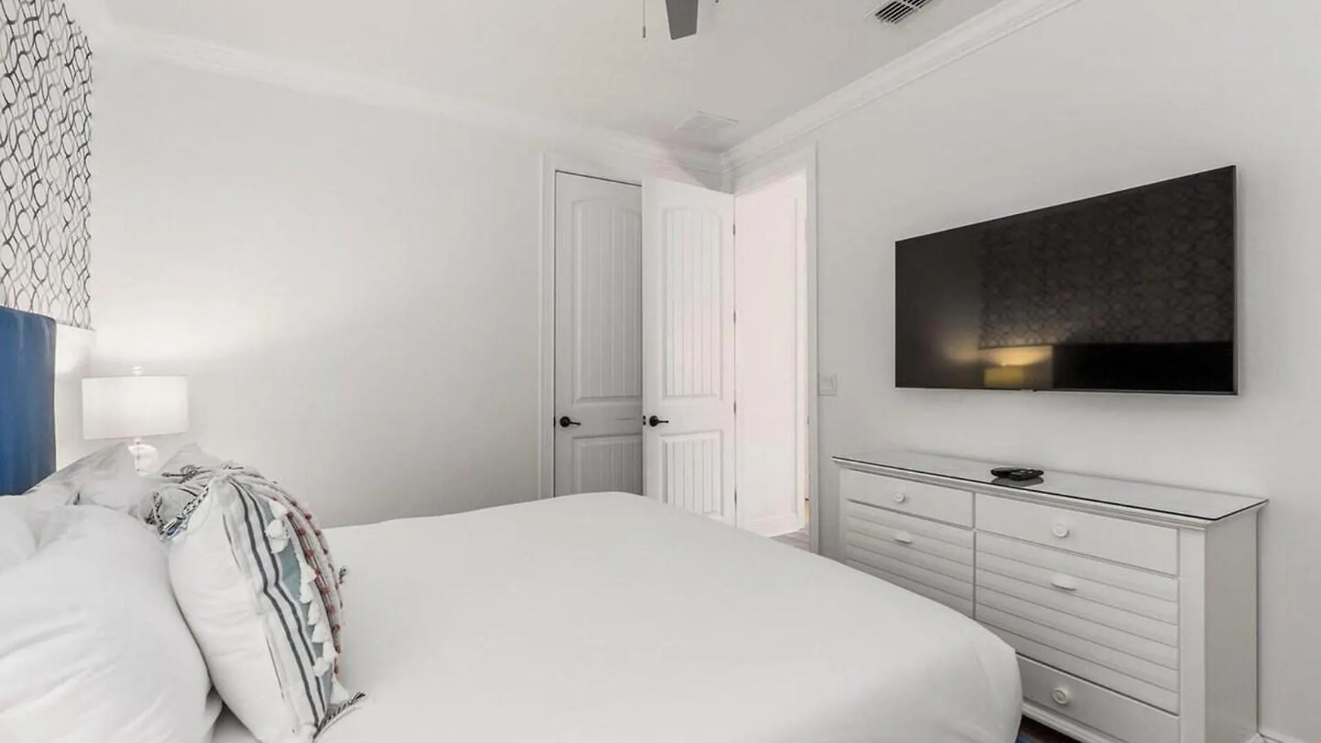 Castle Pines Court Retreat Four Corners