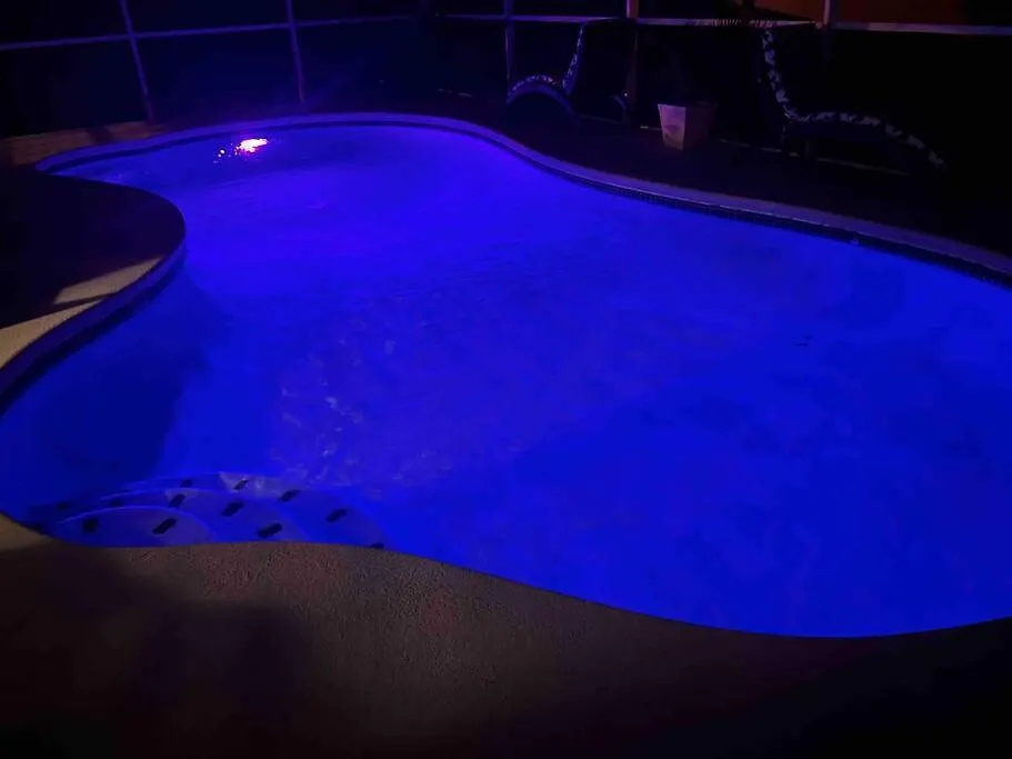 Beautiful Near Disney, Heated Pool, Bbq, 4 Bedrooms Holiday home Kissimmee