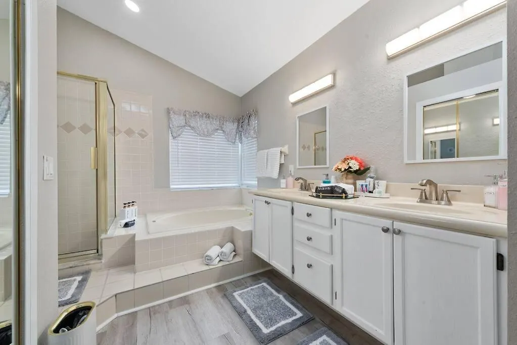Holiday home Beautiful Near Disney, Heated Pool, Bbq, 4 Bedrooms Kissimmee