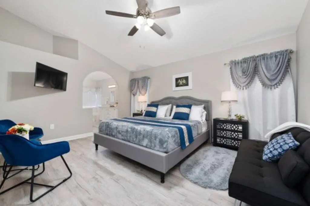 Beautiful Near Disney, Heated Pool, Bbq, 4 Bedrooms Kissimmee