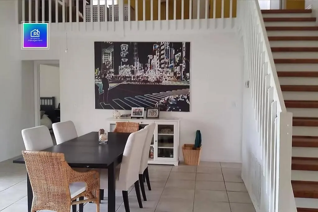 Cozy Refuge Just A Few Minutes From Holiday home *