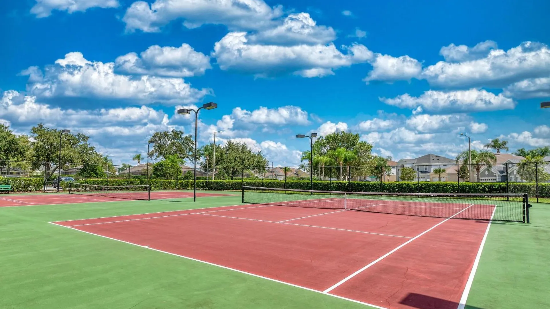 Magical Getaway Close To Disney! Pool, Gym, & Wifi *