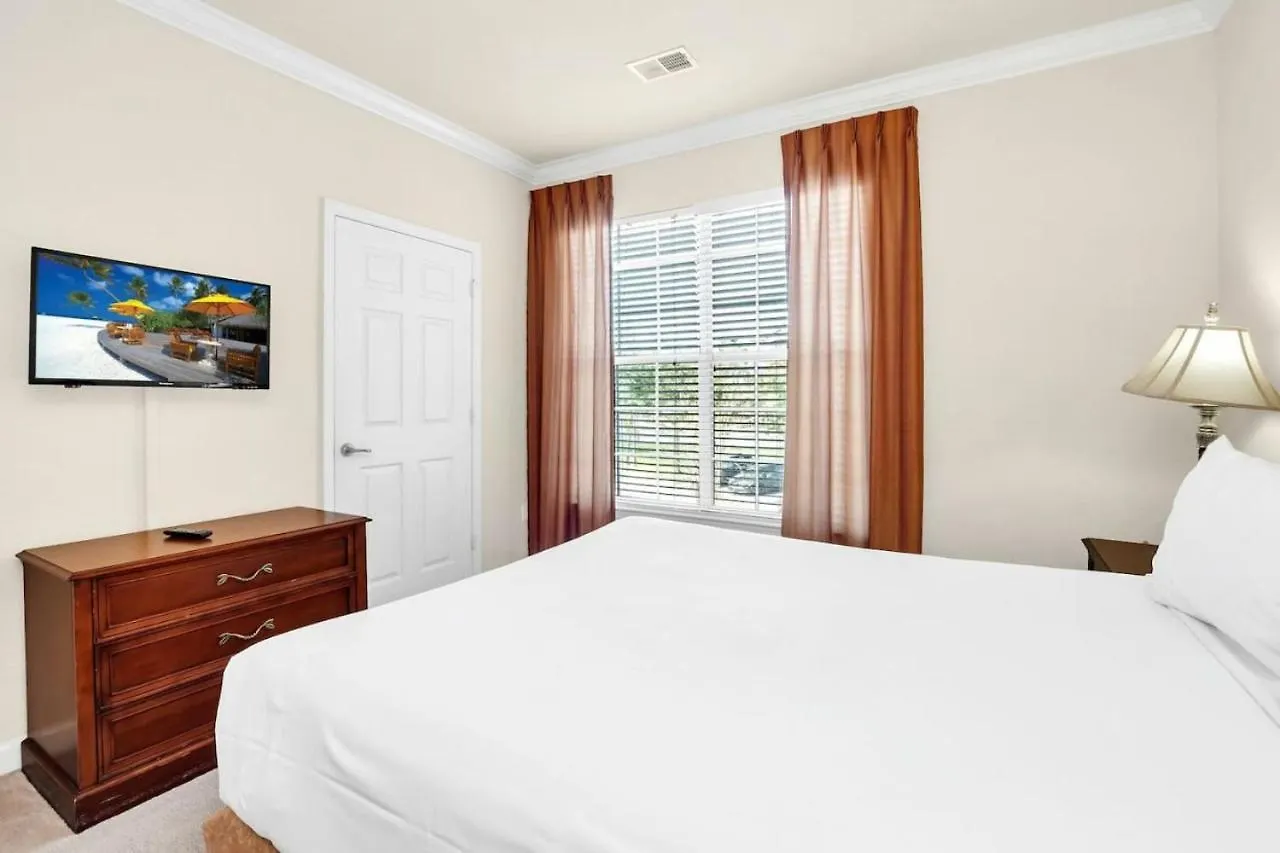 Apartment Family Friendly Poolside 15 Mins To *