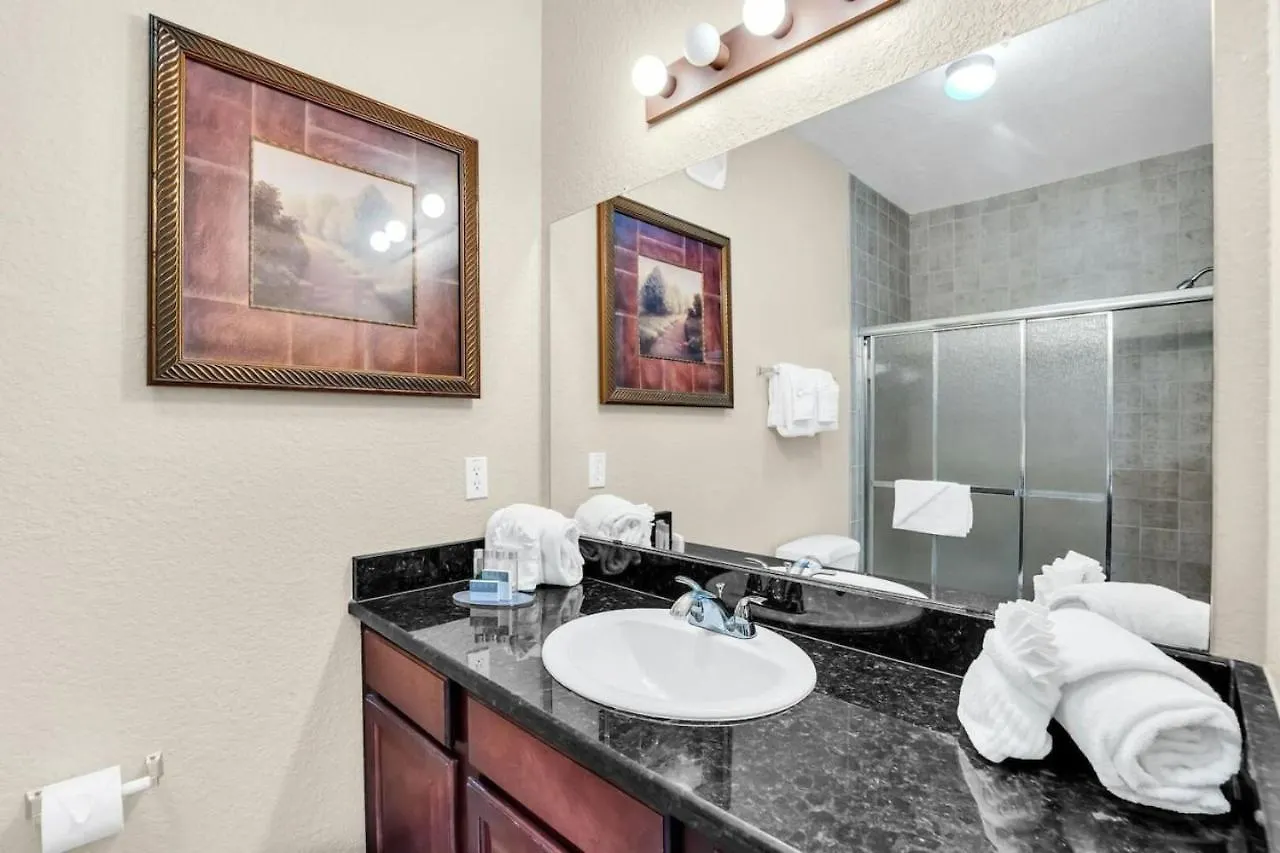 Apartment Family Friendly Poolside 15 Mins To *