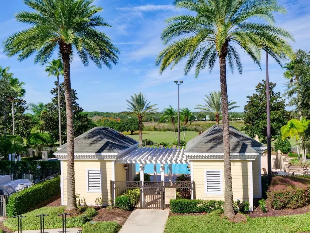 Awesome Pool View - Sunshine Fun Apartment *