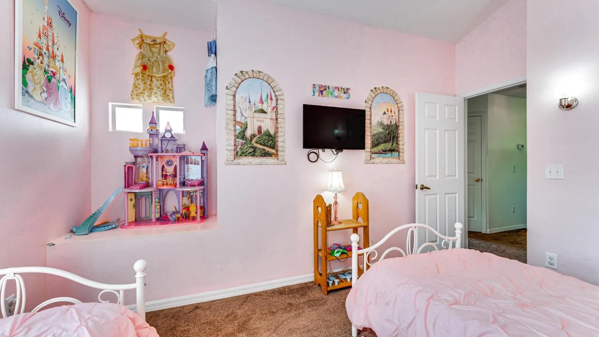 Disney-themed With Heated Pool, 10 Mi To Parks *
