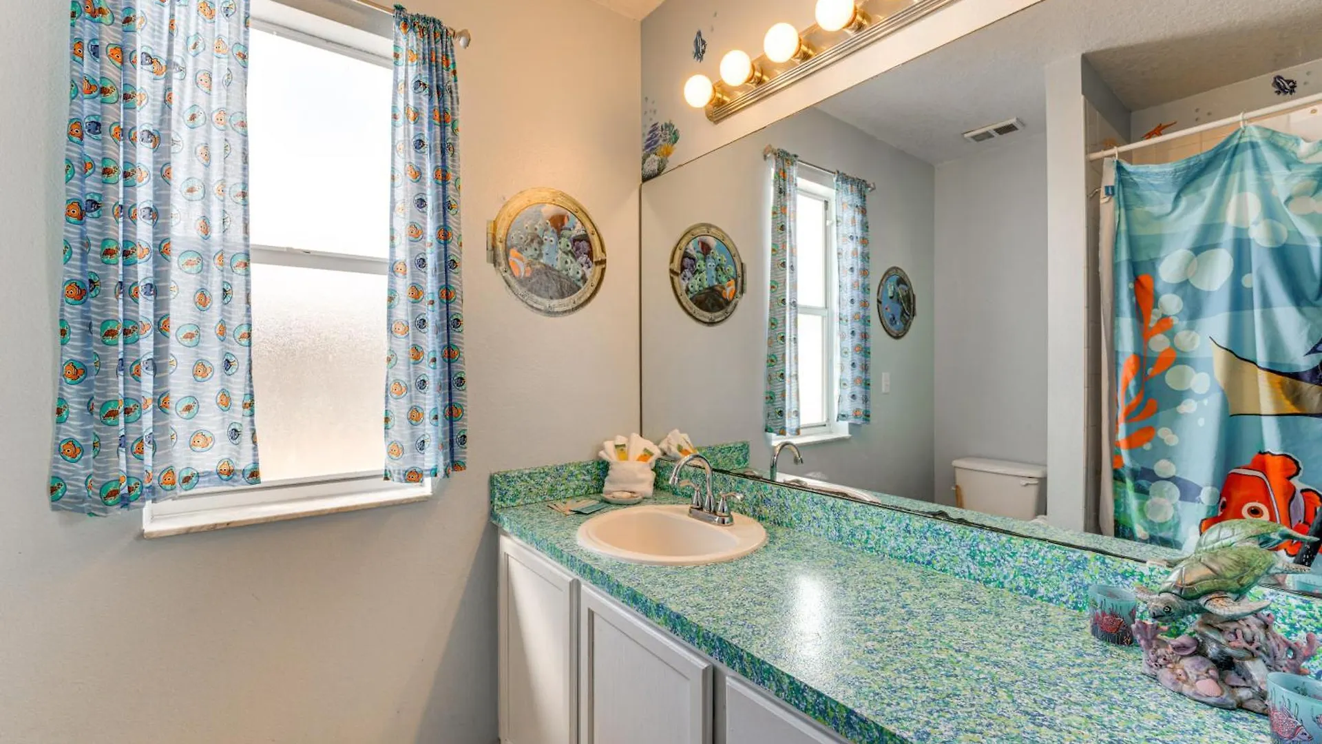Disney-themed With Heated Pool, 10 Mi To Parks Villa Kissimmee