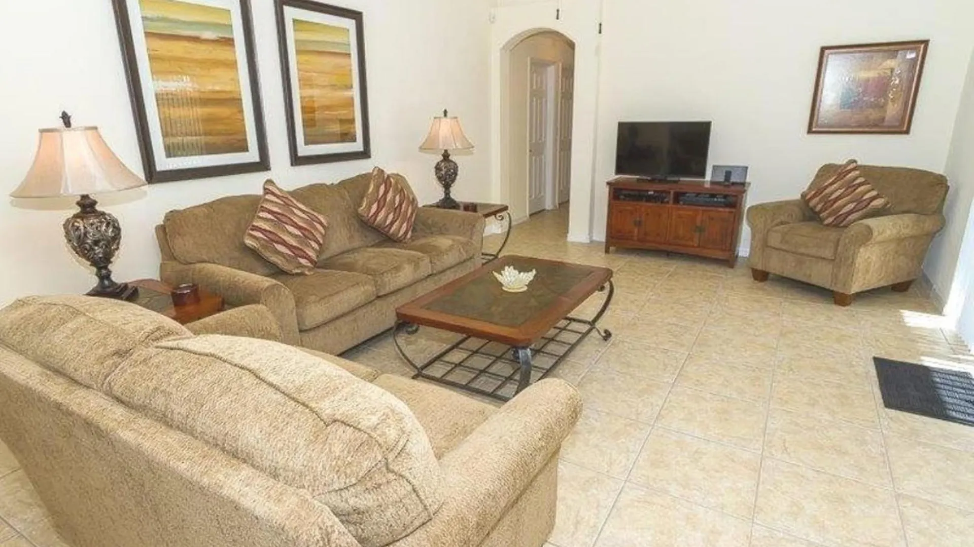 3 Bedroom Budget With Private Pool