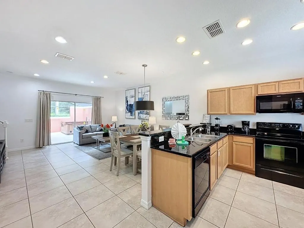 Amazing Townhouse Close To 2 Bed 2,5 Bath Townhouse Holiday home