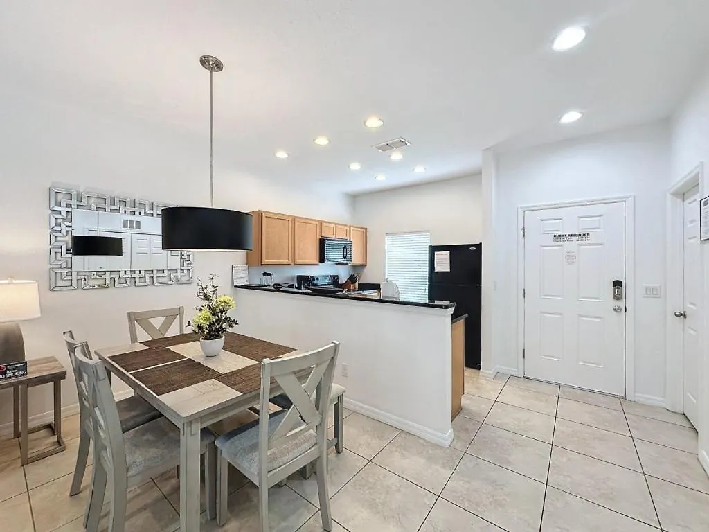 Amazing Townhouse Close To 2 Bed 2,5 Bath Townhouse * Kissimmee
