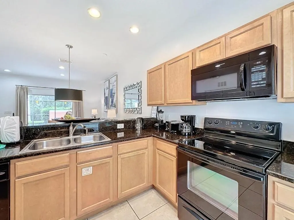 Amazing Townhouse Close To 2 Bed 2,5 Bath Townhouse Holiday home
