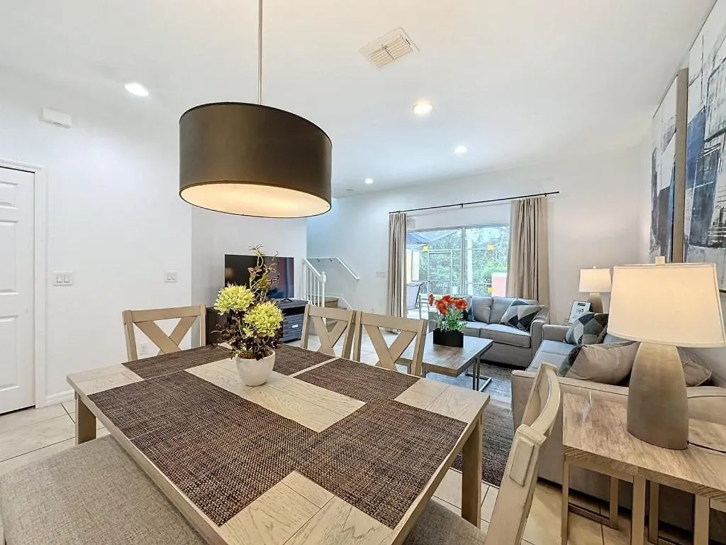 Amazing Townhouse Close To 2 Bed 2,5 Bath Townhouse Holiday home *