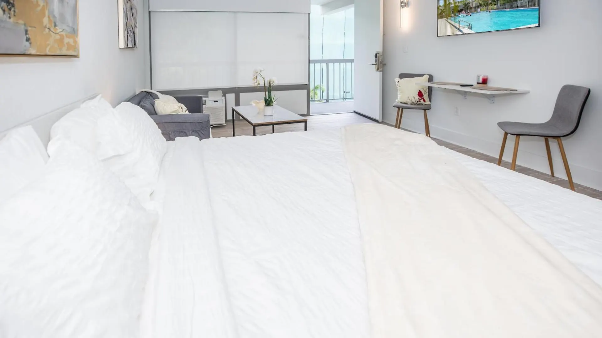 A Away From Home! Lux 5 Mins From Apartment *