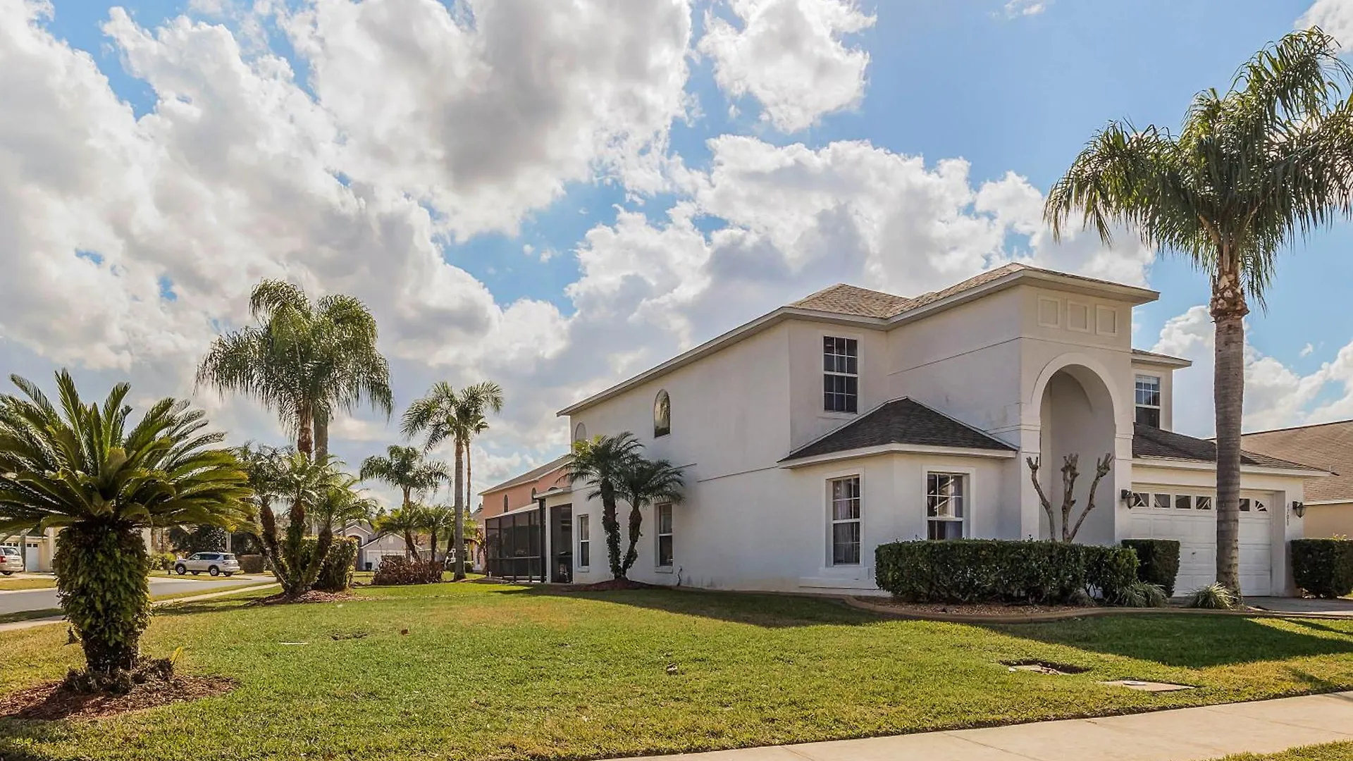 6 Bedrooms- 3,5 Bathrooms- Berkley 4700 Pl Holiday home