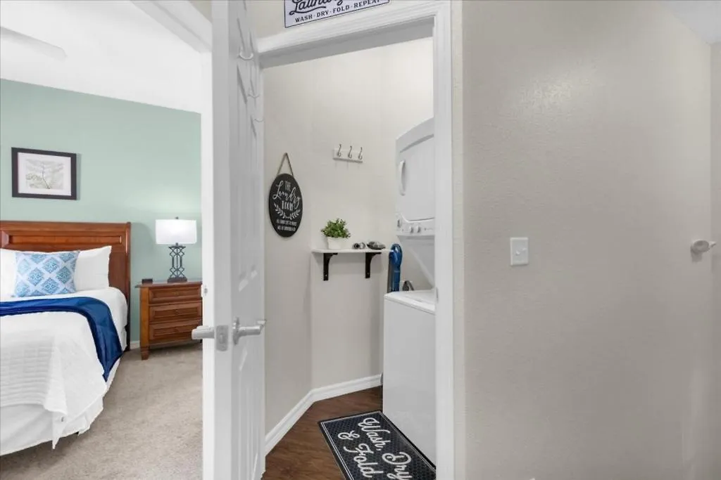 4 Bedrooms - 3 Bathrooms - Lucaya Village 13-105 Holiday home Kissimmee