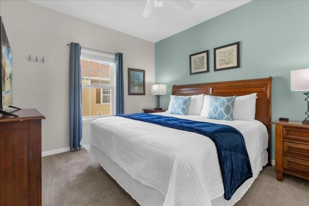 4 Bedrooms - 3 Bathrooms - Lucaya Village 13-105 * Kissimmee
