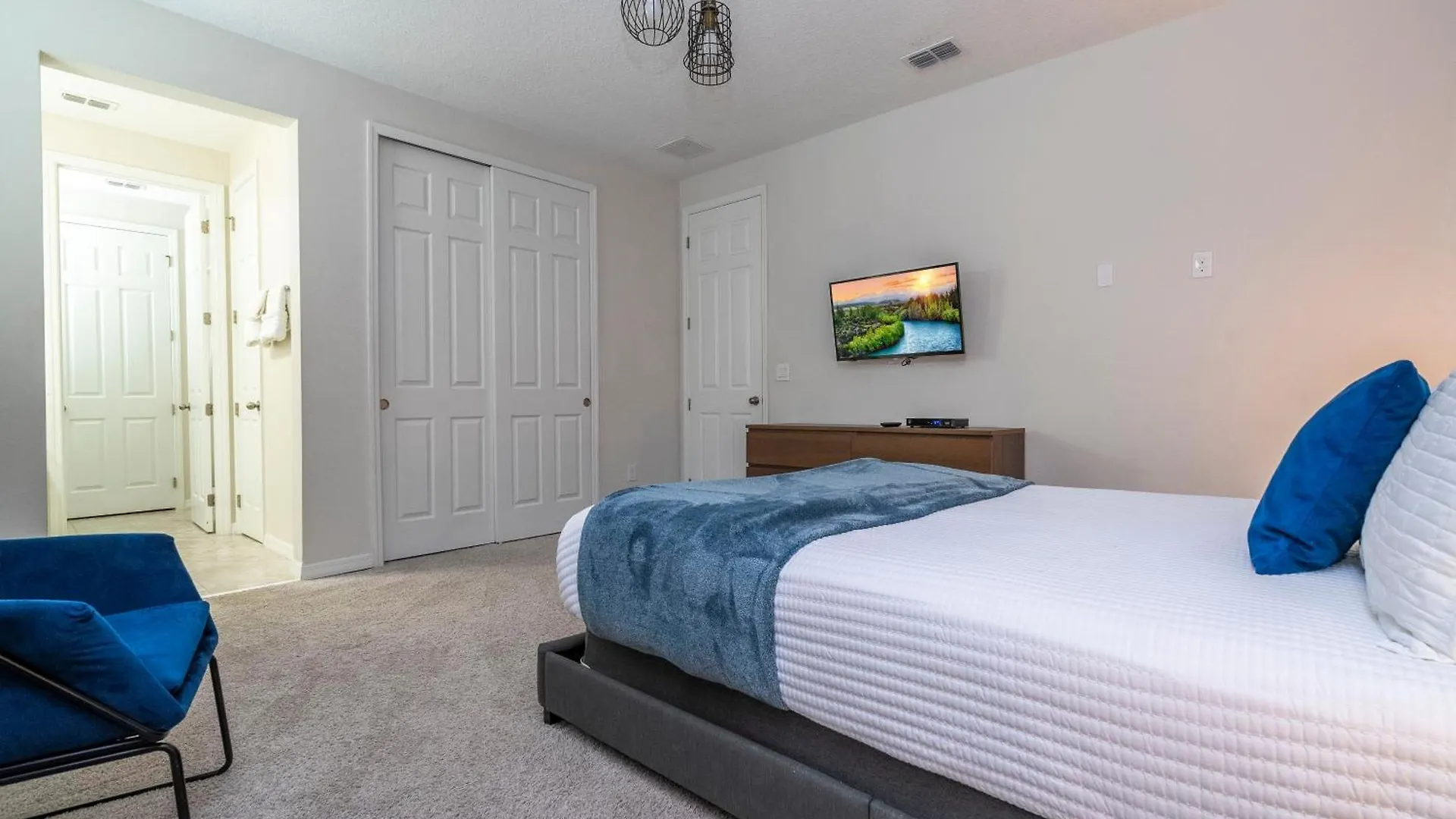 Magical Home: Modern Pool And Game Near Clubhouse *