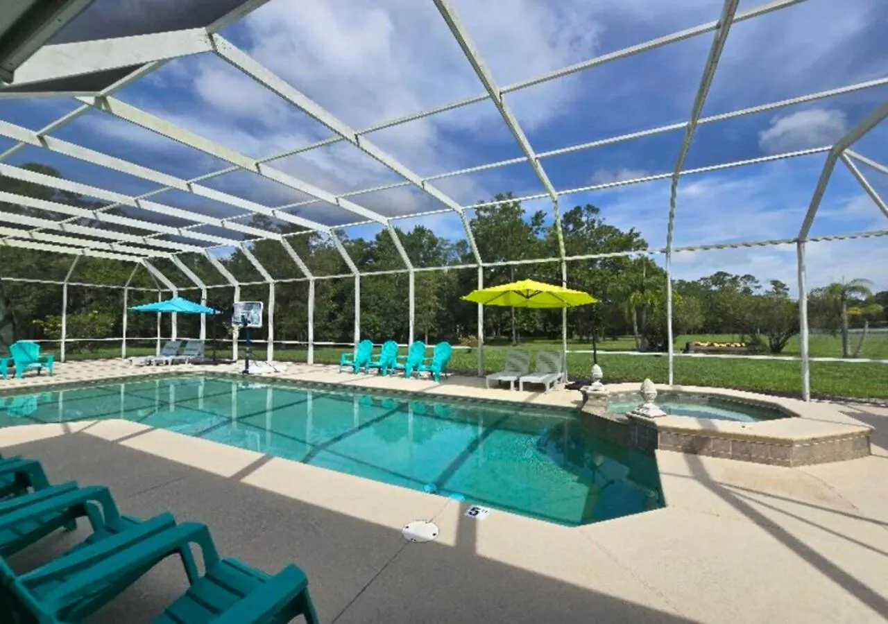 Stars Manor-disney-universal-pool-22people