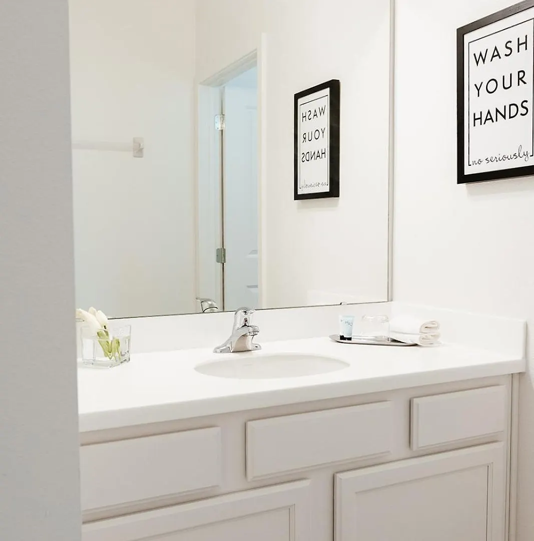 8 6 Bath Family House - Next To And Universal Holiday home *