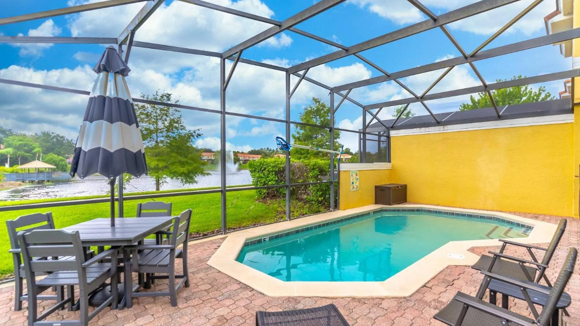 3031 Encantada