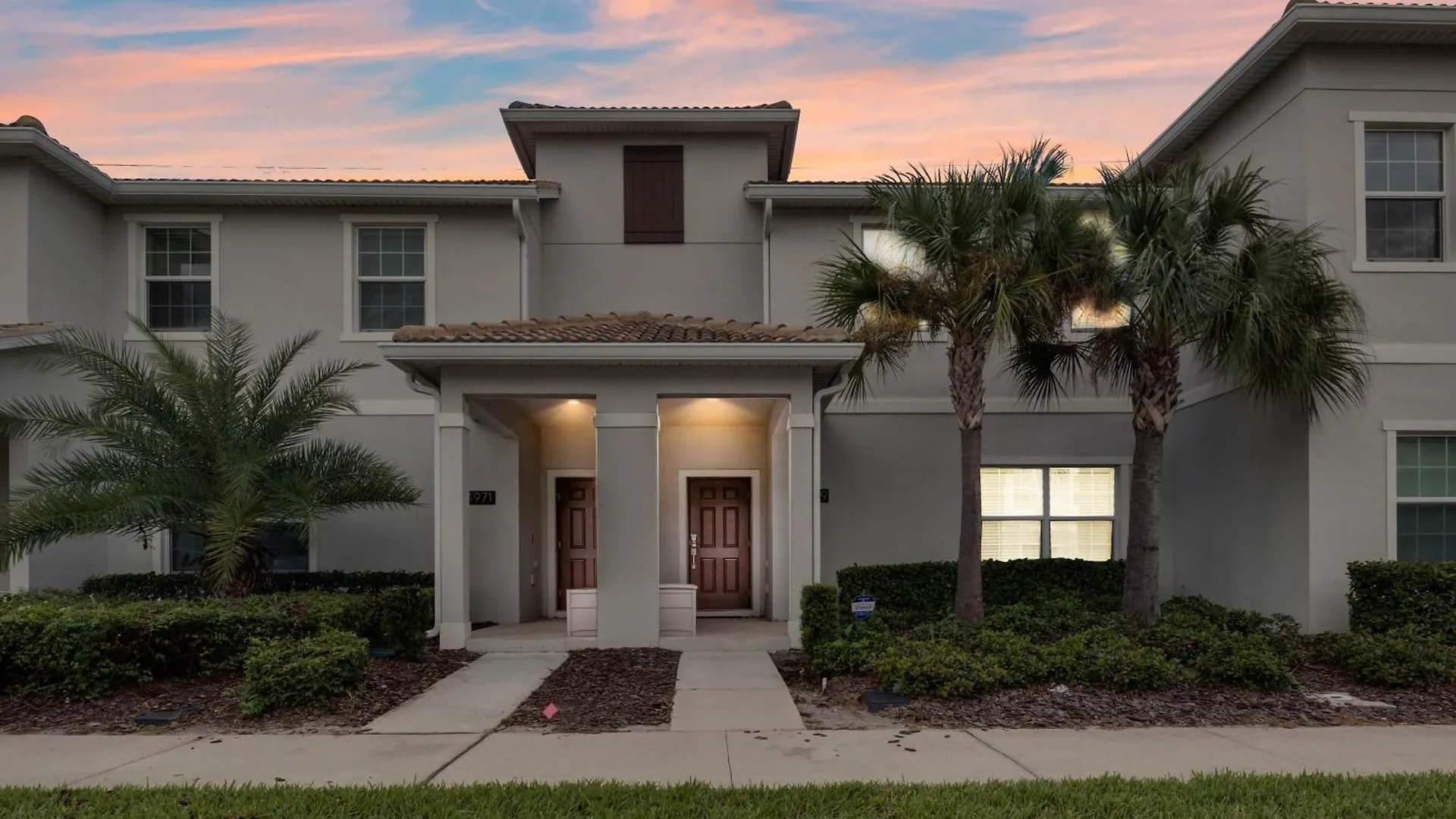 4 Bedrooms - 3 Bathrooms - Storey 4969 Wa Kissimmee