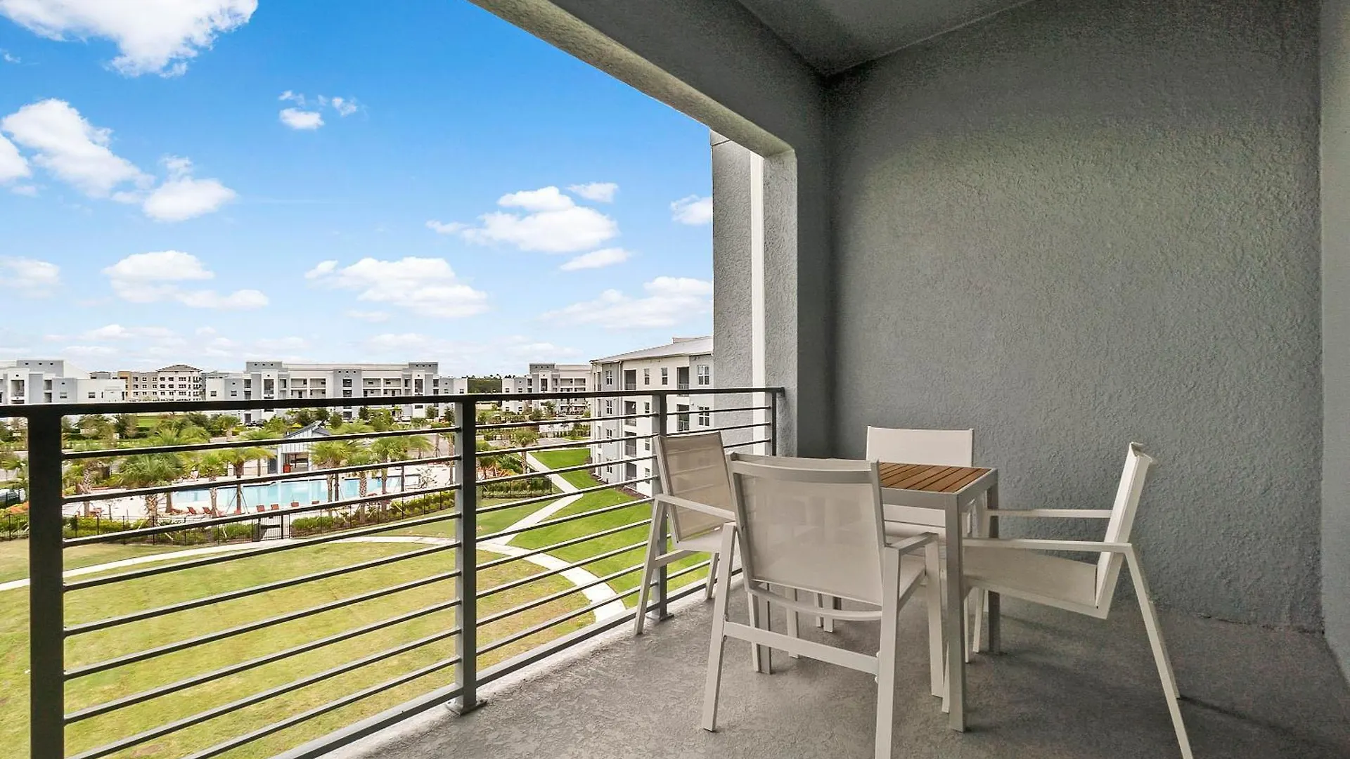 Apartment 2 Bedrooms - 2 Bathrooms - Storey 3150-404 Pc