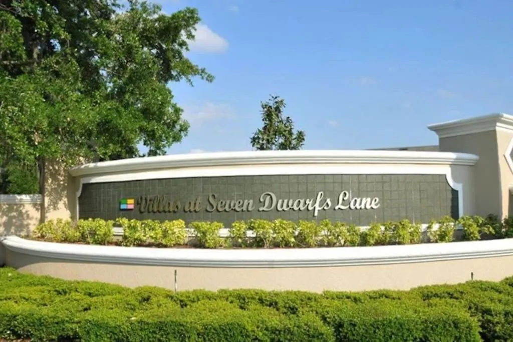 4 Bedroom 3 Bathroom At Seven Dwarfs 8-108 * Kissimmee