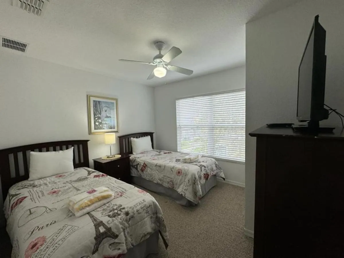 4 Bedroom 3 Bathroom At Seven Dwarfs 8-107 Holiday home